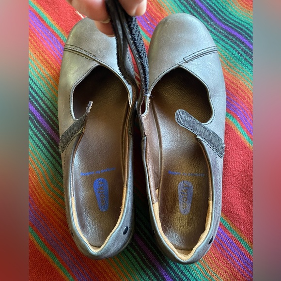 Wolky Leather Maryjane Shoes. Velcro closure. Size 7 US. Charcoal. Like new! - Picture 12 of 12